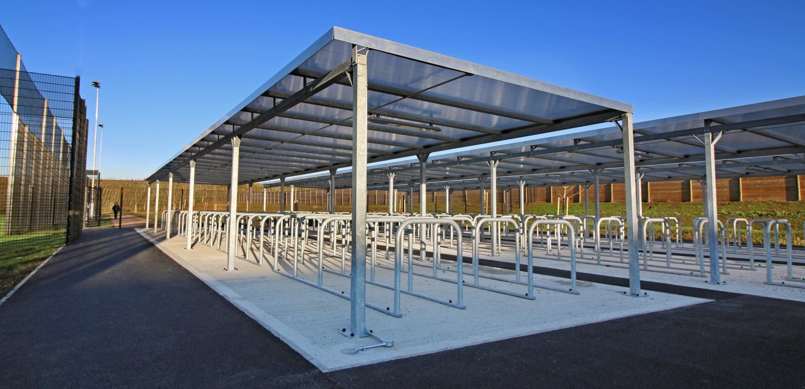 Commercial cycle shelter